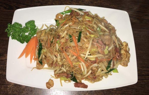 70. Nouilles de riz sautées aux crevette